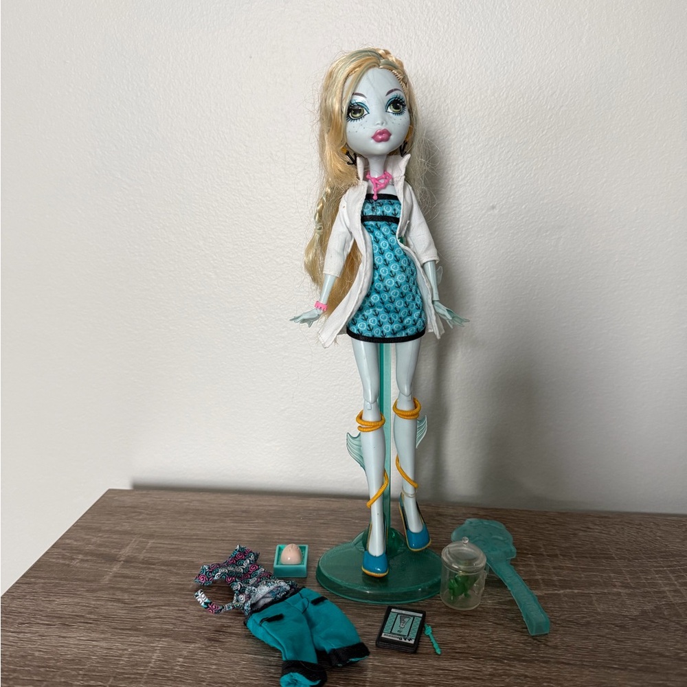Monster high classroom lagoona blue mad science